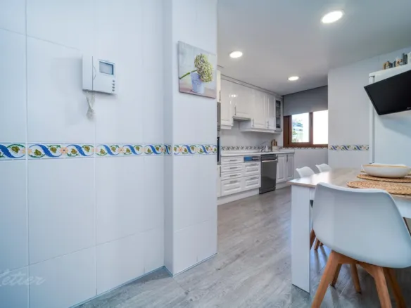 Flat with terrace and three bedrooms in Monte del Pilar, Majadahonda