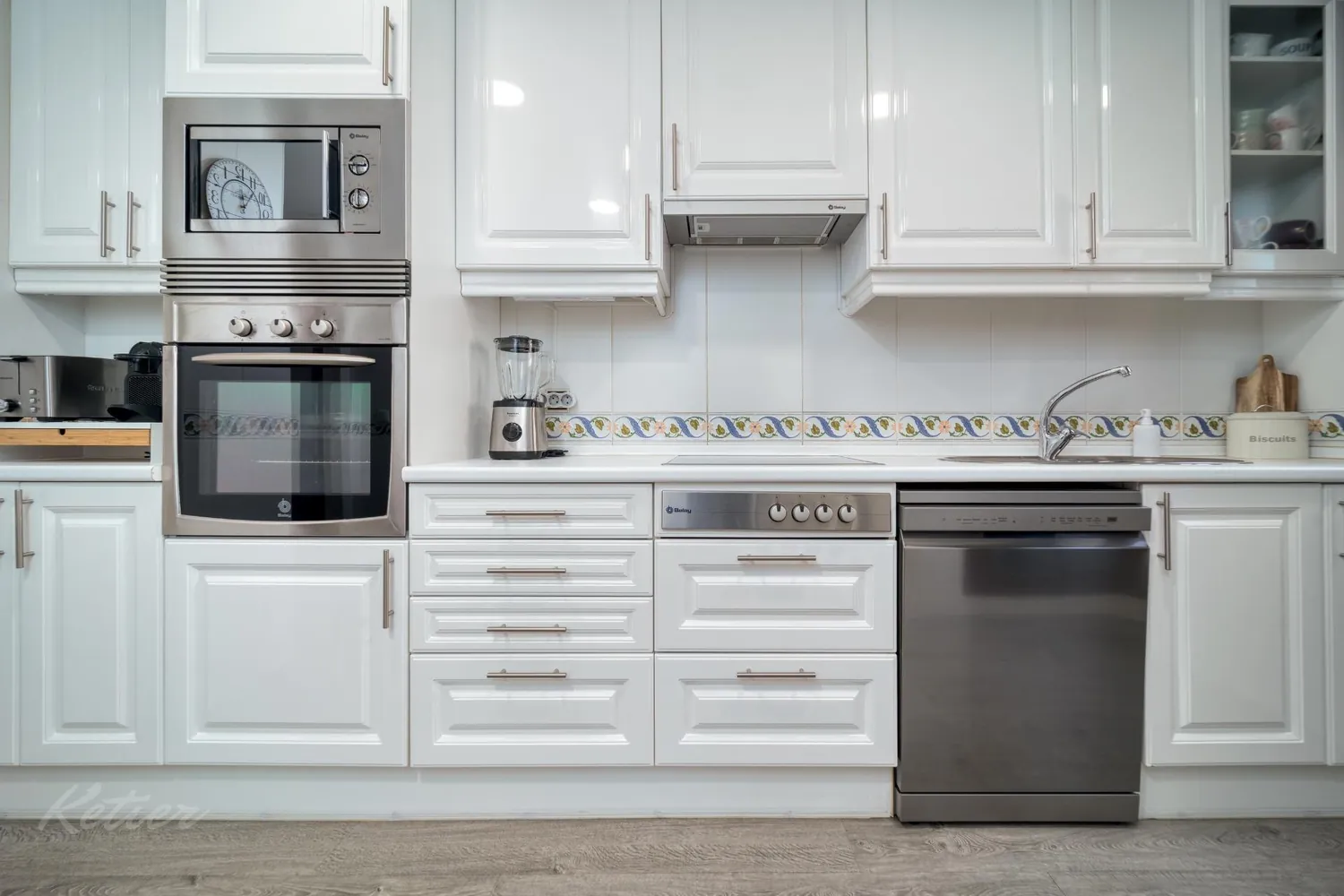 Flat with terrace and three bedrooms in Monte del Pilar, Majadahonda