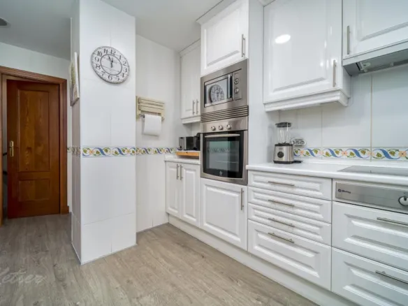 Flat with terrace and three bedrooms in Monte del Pilar, Majadahonda