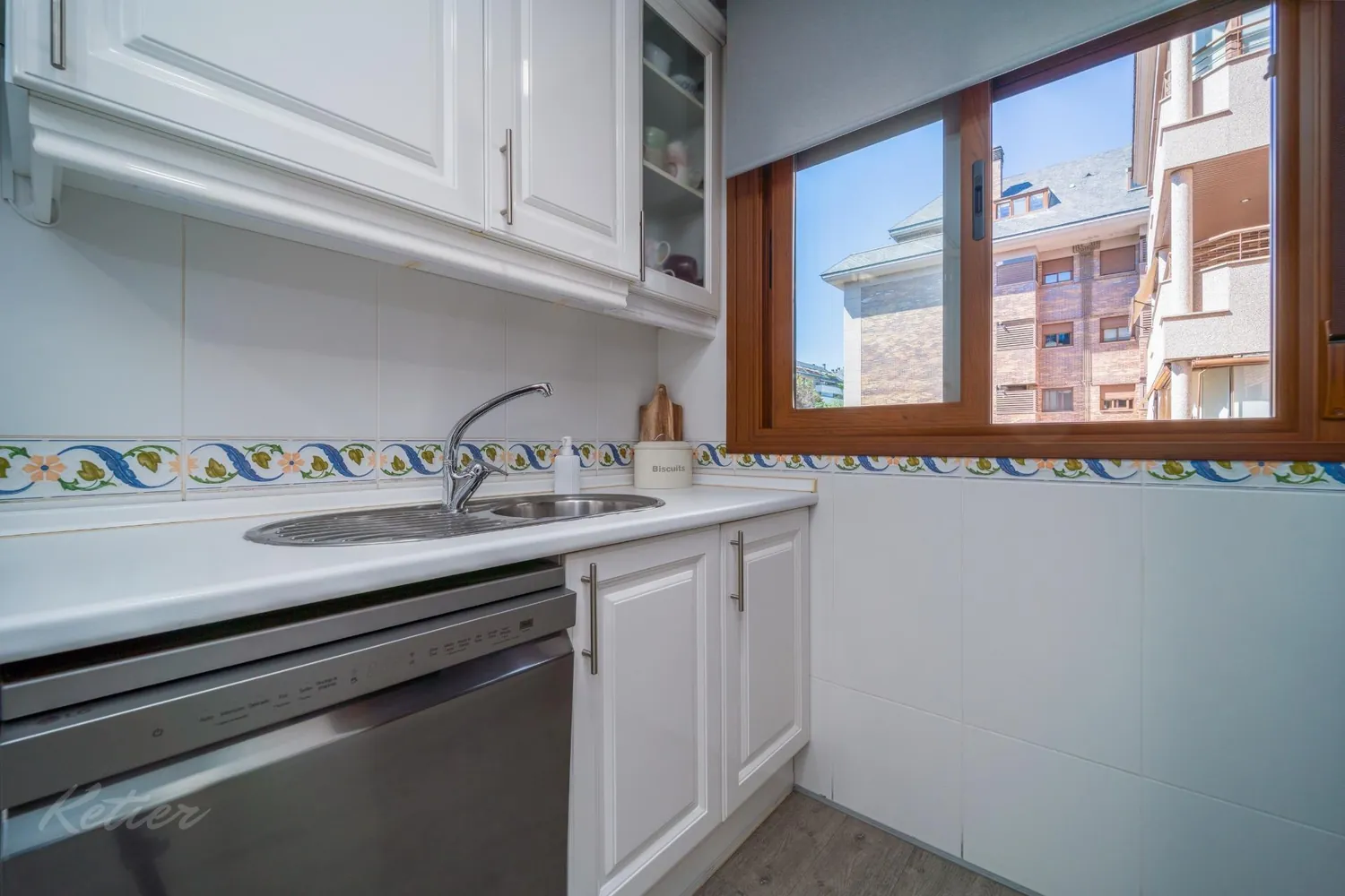 Flat with terrace and three bedrooms in Monte del Pilar, Majadahonda