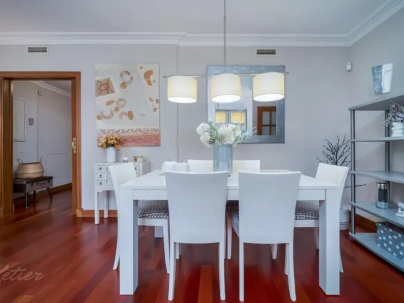 Flat with terrace and three bedrooms in Monte del Pilar, Majadahonda