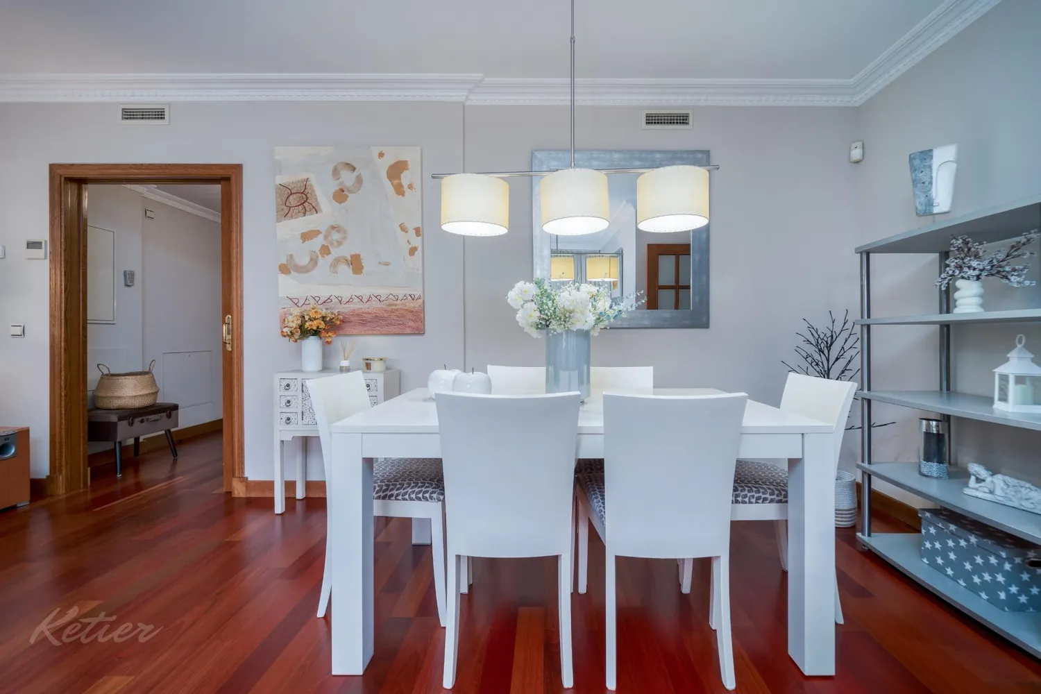 Flat with terrace and three bedrooms in Monte del Pilar, Majadahonda