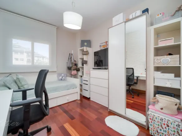 Flat with terrace and three bedrooms in Monte del Pilar, Majadahonda