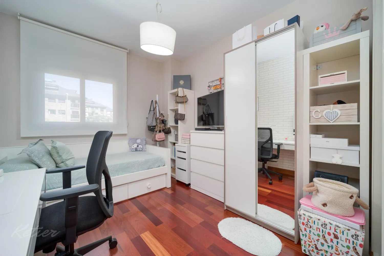 Flat with terrace and three bedrooms in Monte del Pilar, Majadahonda