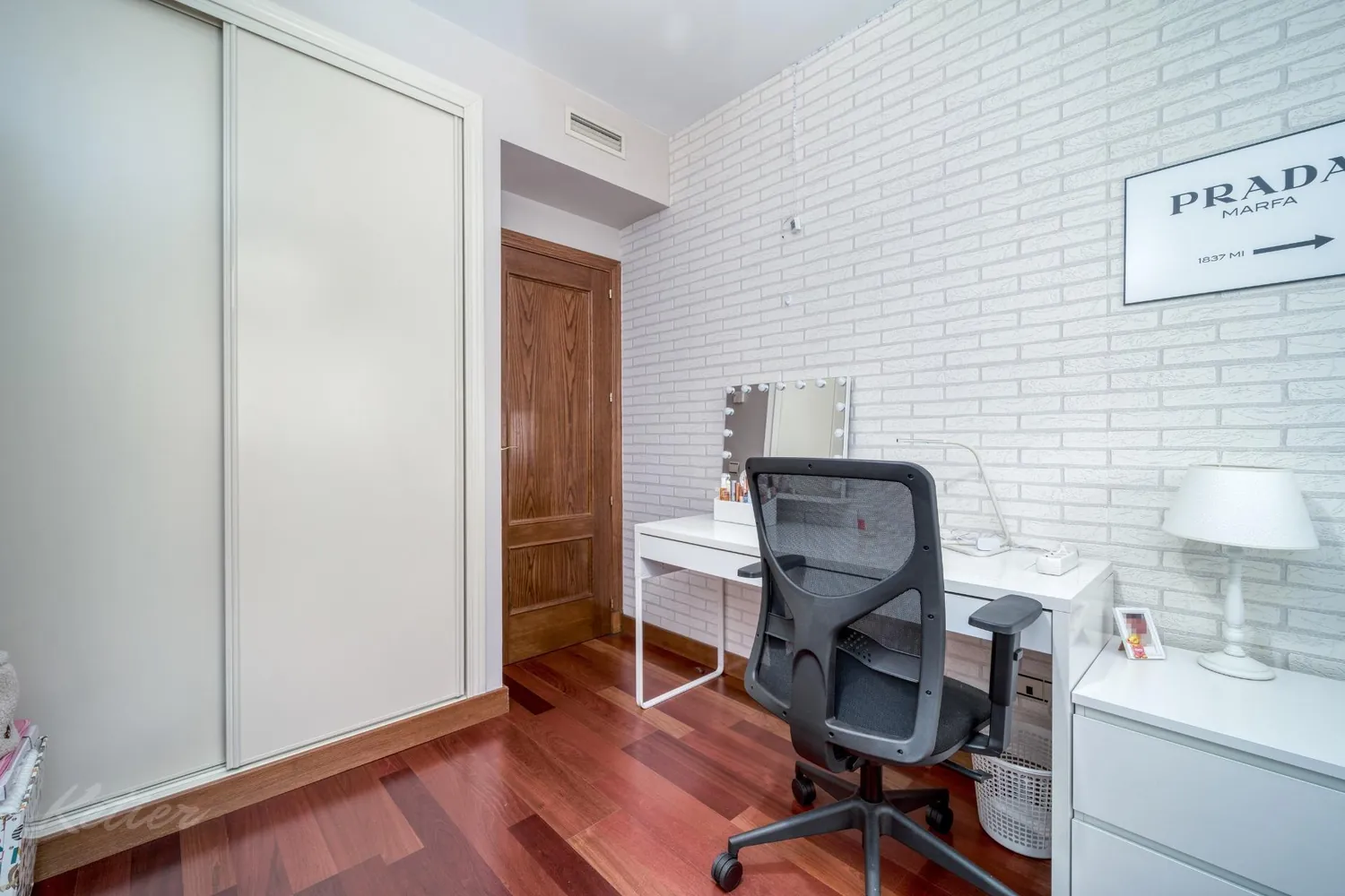 Flat with terrace and three bedrooms in Monte del Pilar, Majadahonda