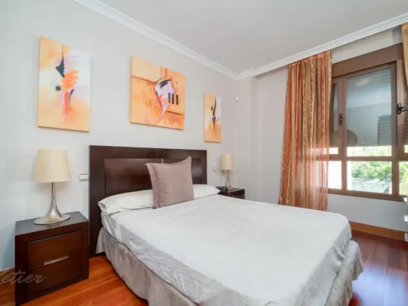 Flat with terrace and three bedrooms in Monte del Pilar, Majadahonda