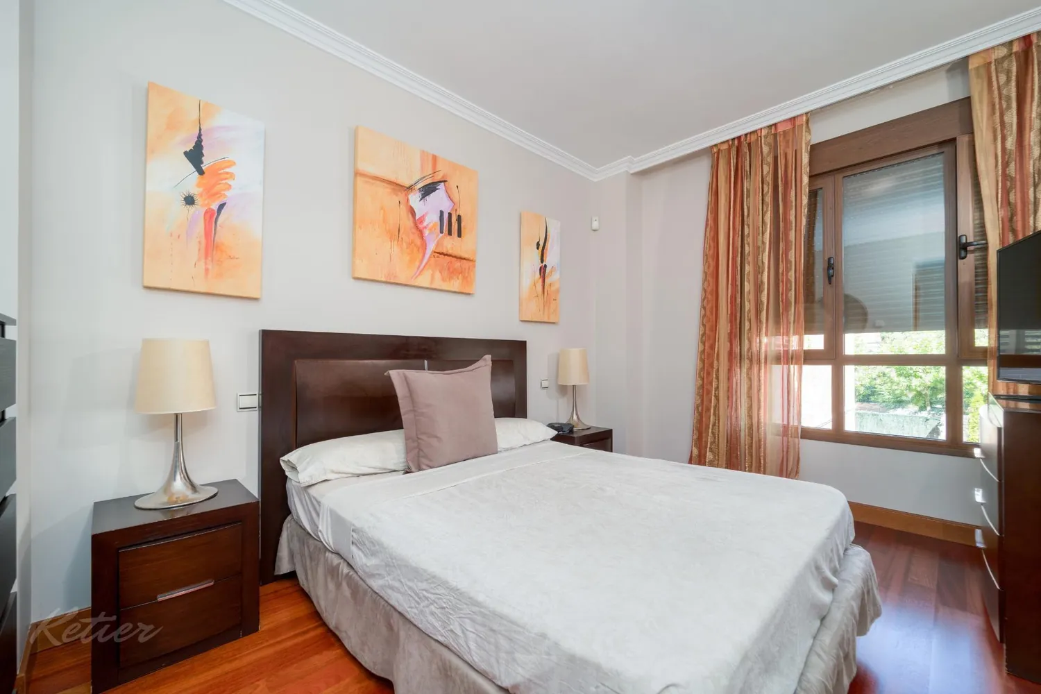 Flat with terrace and three bedrooms in Monte del Pilar, Majadahonda