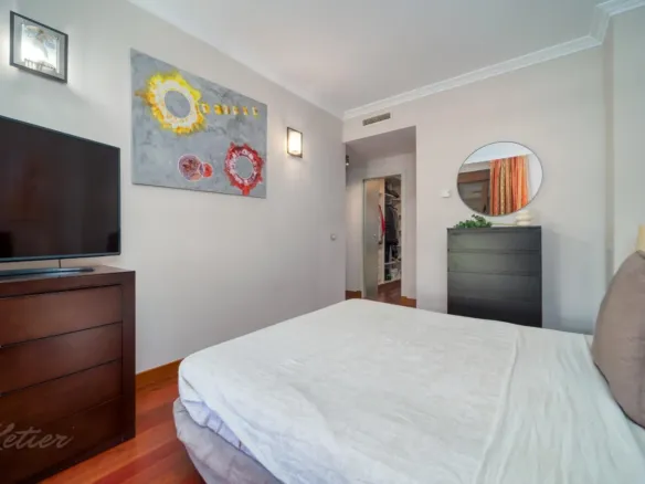 Flat with terrace and three bedrooms in Monte del Pilar, Majadahonda
