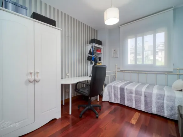 Flat with terrace and three bedrooms in Monte del Pilar, Majadahonda
