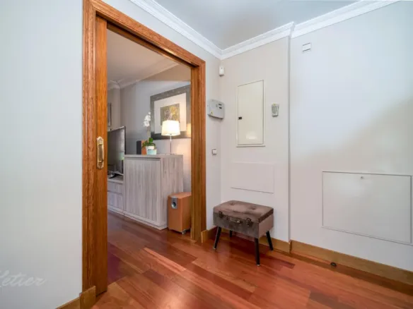 Flat with terrace and three bedrooms in Monte del Pilar, Majadahonda