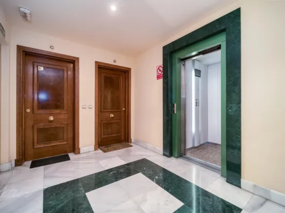 Flat with terrace and three bedrooms in Monte del Pilar, Majadahonda