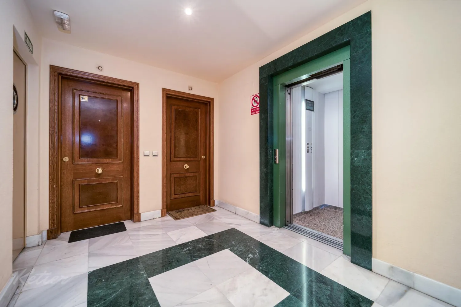 Flat with terrace and three bedrooms in Monte del Pilar, Majadahonda