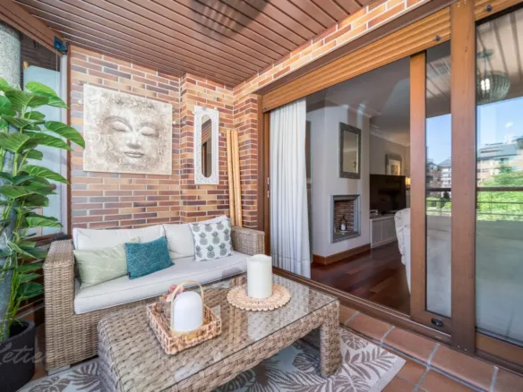 Flat with terrace and three bedrooms in Monte del Pilar, Majadahonda
