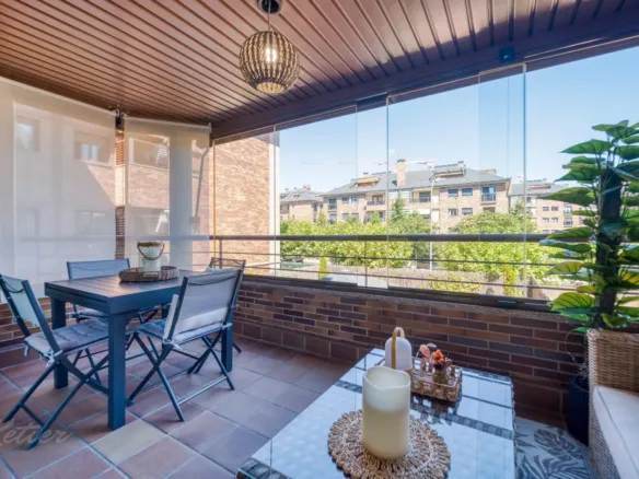 Flat with terrace and three bedrooms in Monte del Pilar, Majadahonda