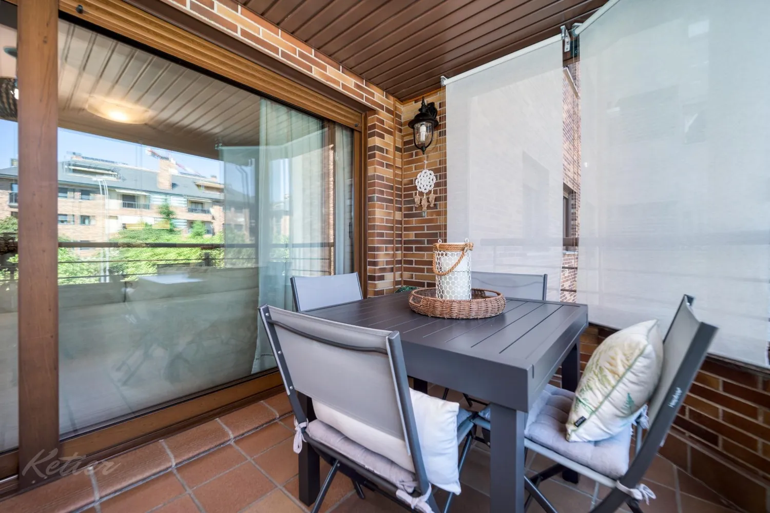 Flat with terrace and three bedrooms in Monte del Pilar, Majadahonda