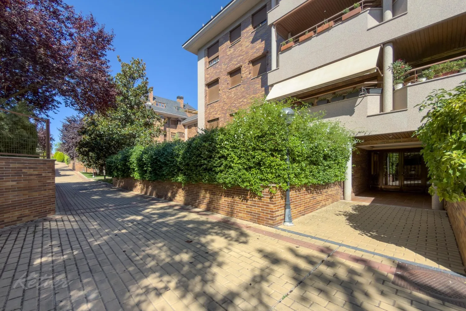 Flat with terrace and three bedrooms in Monte del Pilar, Majadahonda
