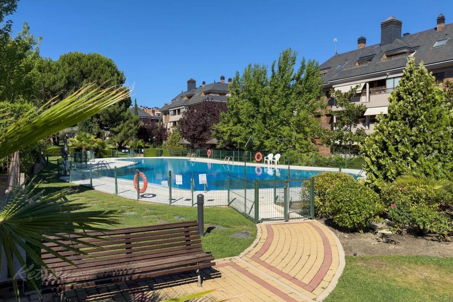 Flat with terrace and three bedrooms in Monte del Pilar, Majadahonda