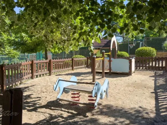 Flat with terrace and three bedrooms in Monte del Pilar, Majadahonda