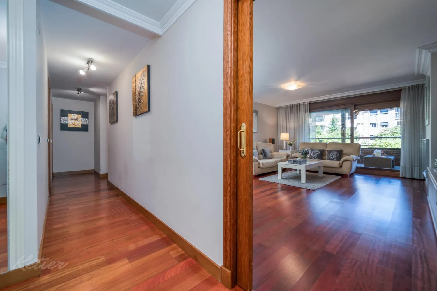 Flat with terrace and three bedrooms in Monte del Pilar, Majadahonda