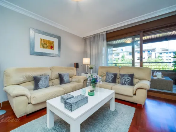 Flat with terrace and three bedrooms in Monte del Pilar, Majadahonda