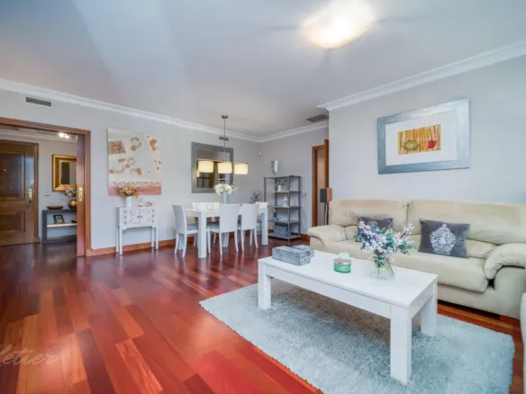 Flat with terrace and three bedrooms in Monte del Pilar, Majadahonda