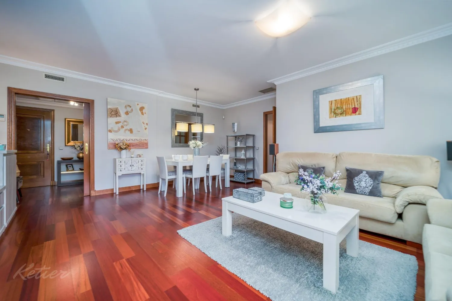 Flat with terrace and three bedrooms in Monte del Pilar, Majadahonda