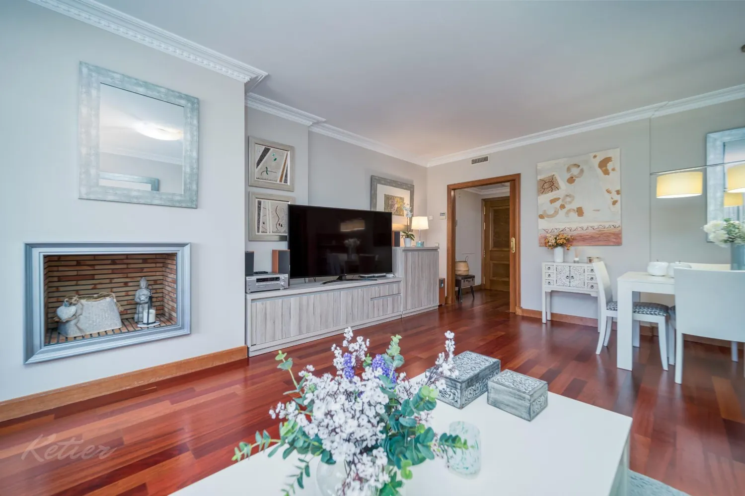 Flat with terrace and three bedrooms in Monte del Pilar, Majadahonda