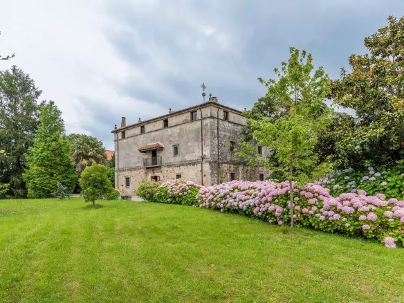 Chalet Independiente en Pielagos Jardin