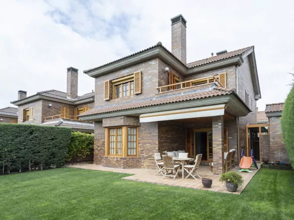 Chalet Pareado Las Rozas Exterior