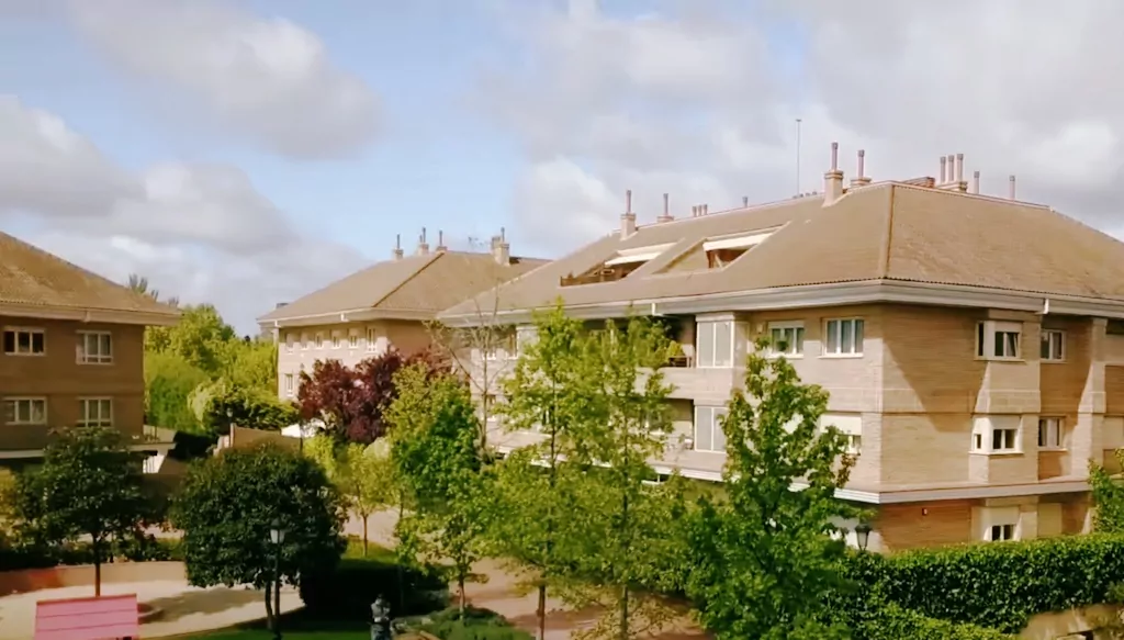 Urbanización de pisos en Valdemarín